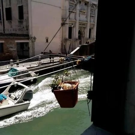 Castello 2 Apartment Venedig